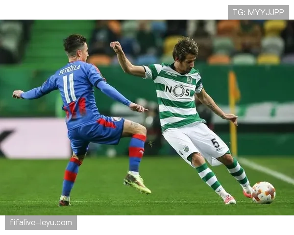 里斯本竞技在新赛季首战中表现稳健,迎来开门红的良好开局