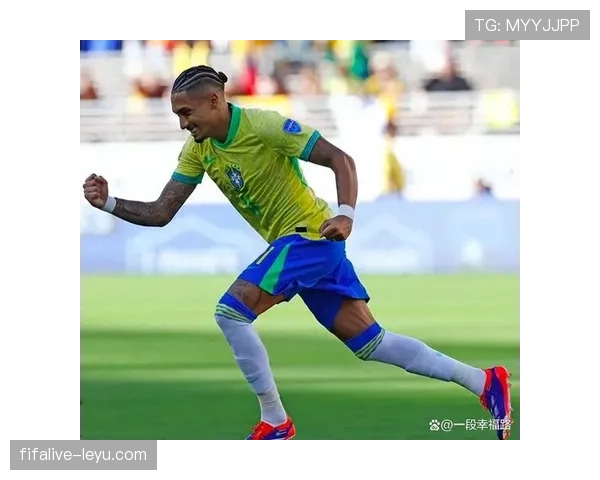 拉菲尼亚世界杯进球集锦：巴西边锋关键战表现稳健