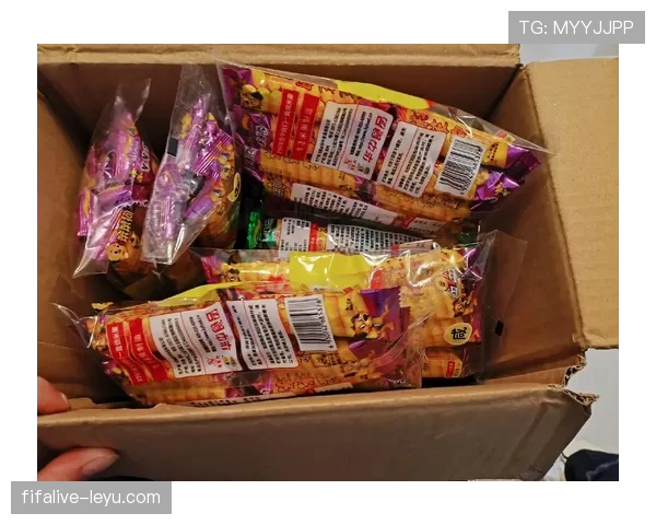 王昶半夜发个开箱，瞬间知道自己穷成什么样——他的零食都比我月薪贵